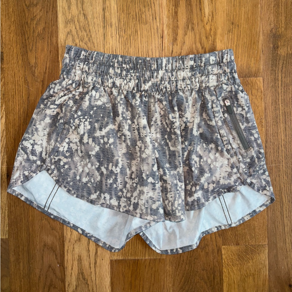 Lululemon track that short